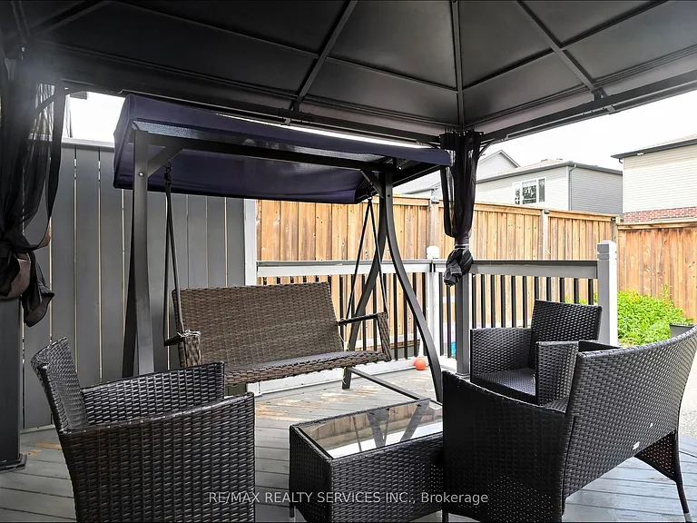 291 Hardcastle Dr — Photo 39