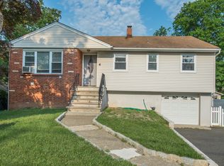 4 Washington Ave, Lake Hiawatha, NJ 07034