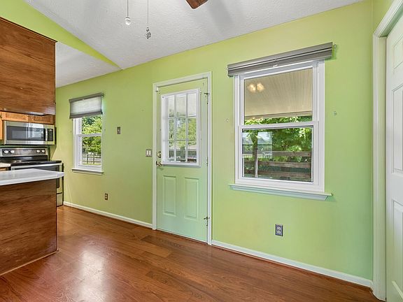 5th image of 332 Liberty Ln