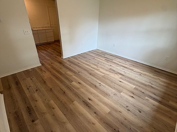 2nd image of 1512 N Willis Ave