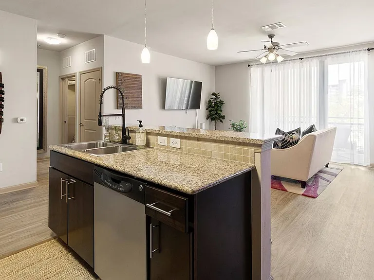 Mosaic Westshore Apartments — Photo 17