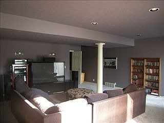 5th image of 4220 N Branch Dr