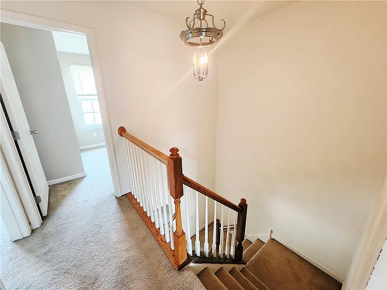 1073 Sparrow Way — Photo 29