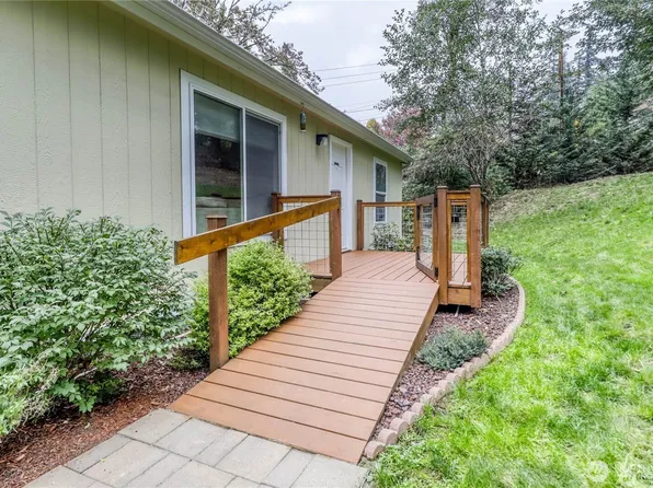 13013 NW Stiller Boulevard, Poulsbo, WA 98370
