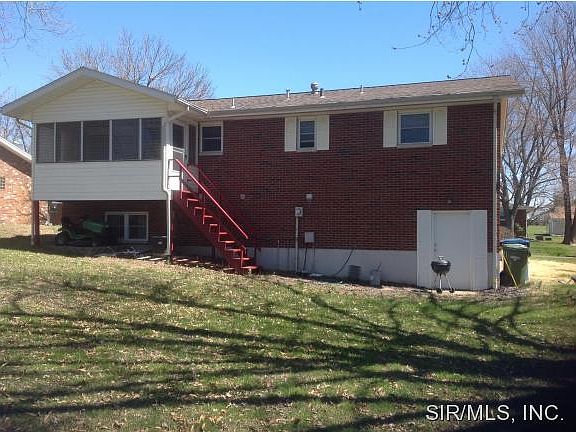 3rd image of 3105 Mary Dr
