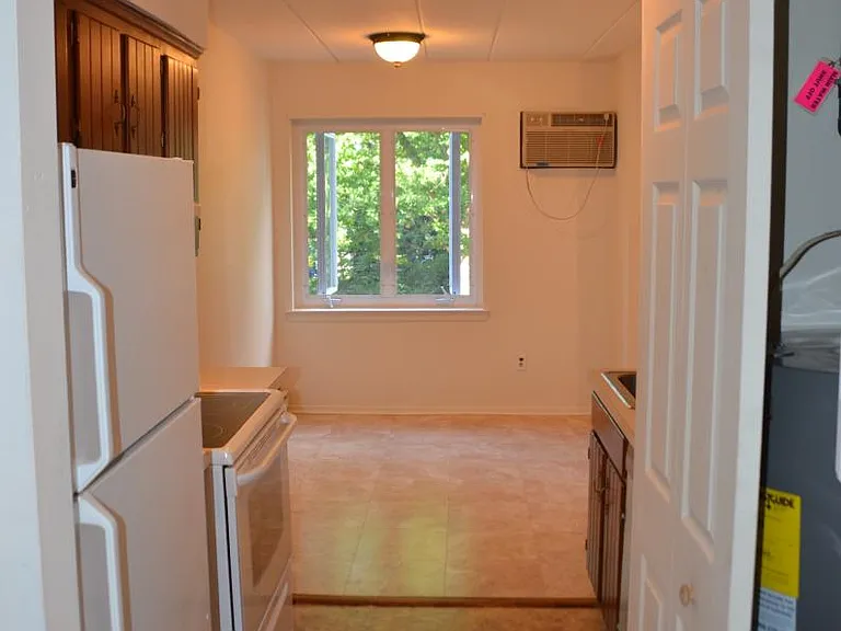 Kitchen/Dining Nook