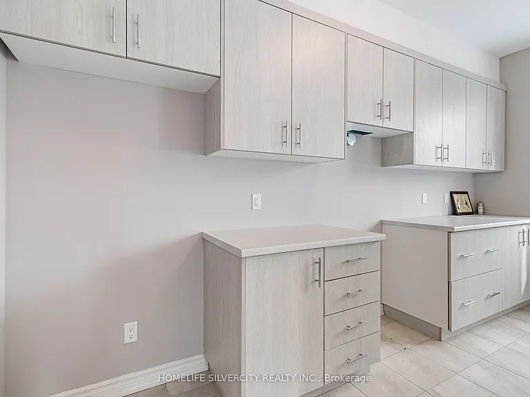 215 Southworth St N — Photo 17