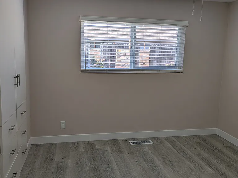 2355 Bennington Ln — Photo 15