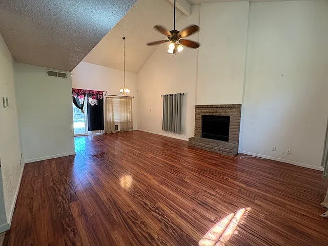 3 bed, 1789 sqft, $2,600 — Photo 3