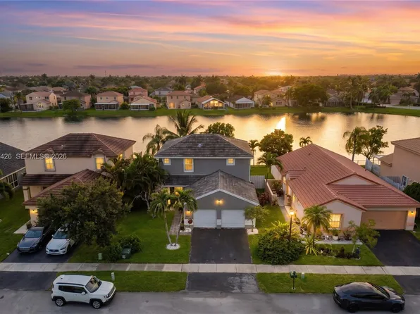 18546 NW 22nd St, Pembroke Pines, FL 33029