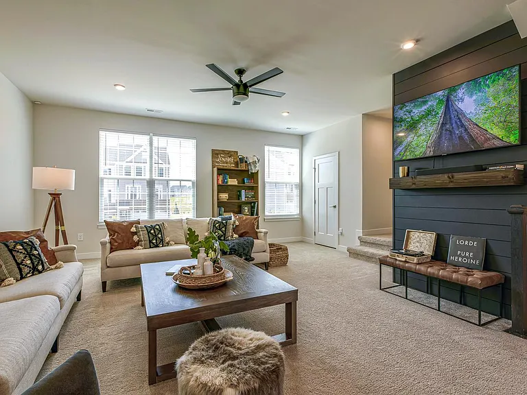 241 Misty Pike Dr — Photo 29