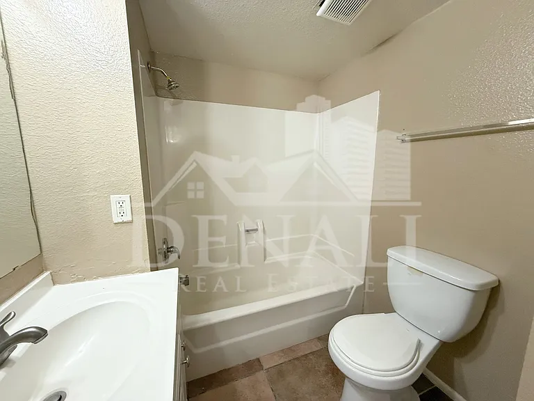 2804 N 43rd Ave #D — Photo 15