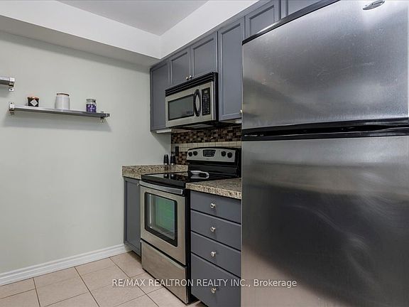 4th image of 43 Coulter St #3