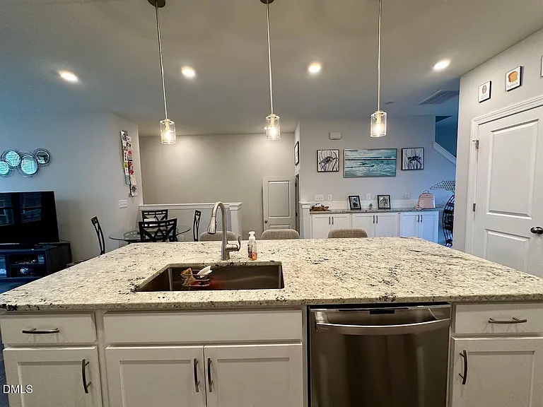 230 Marietta Way — Photo 7