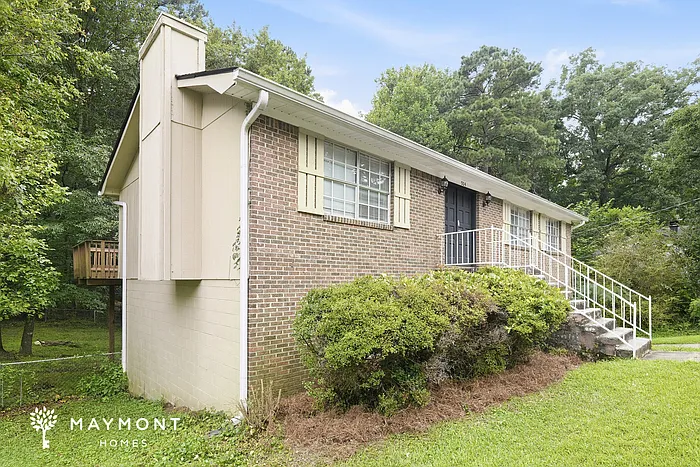 704 Danton Ln — Photo 2