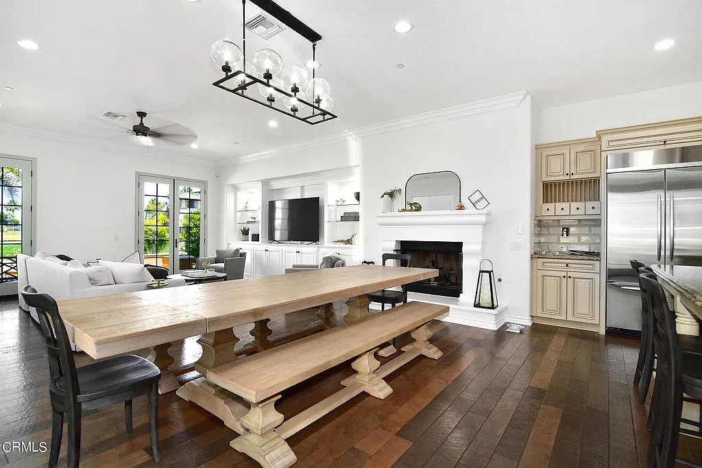 4 bed, 3.0 bath, 3096 sqft, $9,500 — Photo 3