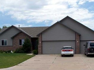 802 S Blue Stem Pl, Haysville, KS 67060