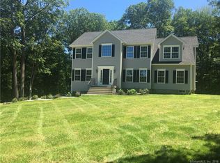 5 Beaver Dam Rd, Newtown, CT 06470