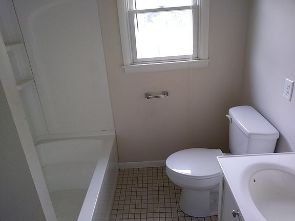 4th image of 608 3rd St