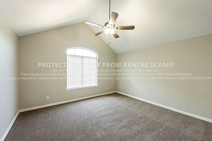 758 W Breeze Cv — Photo 14