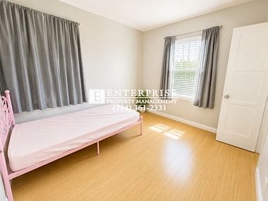 5th image of 14043 Gard Ave