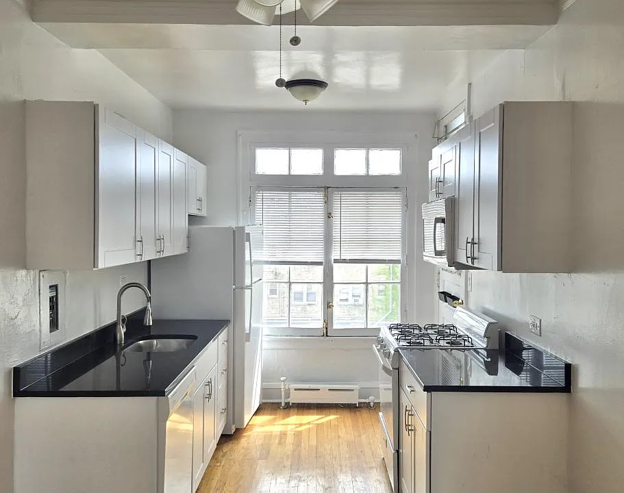 911 Elmwood Ave #N3