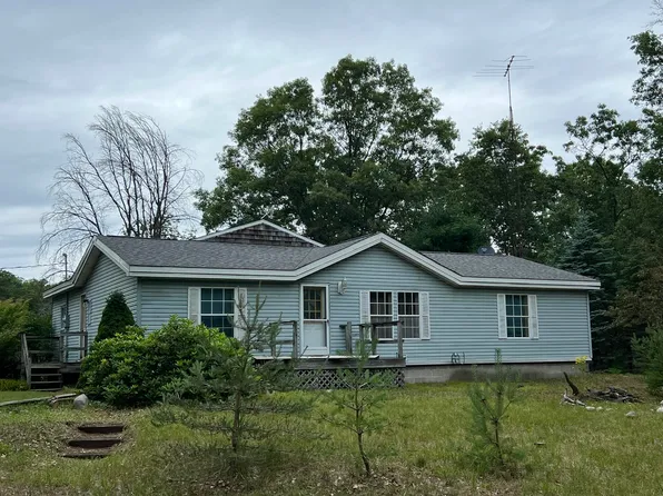 11543 N Twin Lakes Shore Dr, Irons, MI 49644