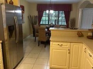 144 Weybridge Cir APT A, Royal Palm Beach, FL 33411