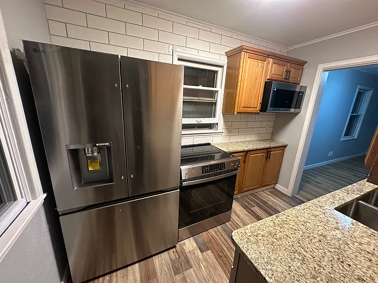 2916 S Summit Ave — Photo 7