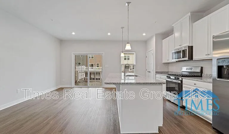 416 Paperbark Sq — Photo 3