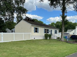 3820 Naples St, Levittown, PA 19056
