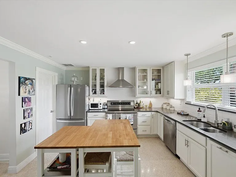 206 SE Wentworth Dr — Photo 10
