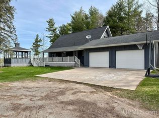 12236 Round Lake 42nd Ln, Wetmore, MI 49895