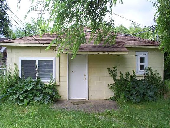 3rd image of 2406 American Ave