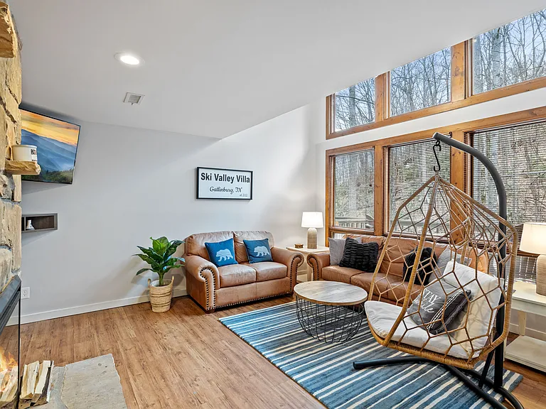 1228 Ski Mountain Rd #4 — Photo 1