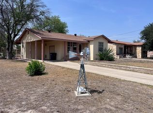 309 W 5th St, Del Rio, TX 78840