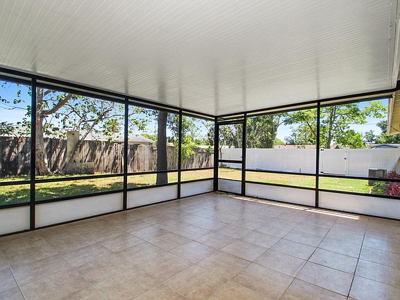 3rd image of 903 Plato Ave #3
