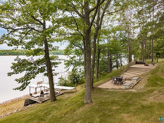 4th image of 2000 Lakeview Dr