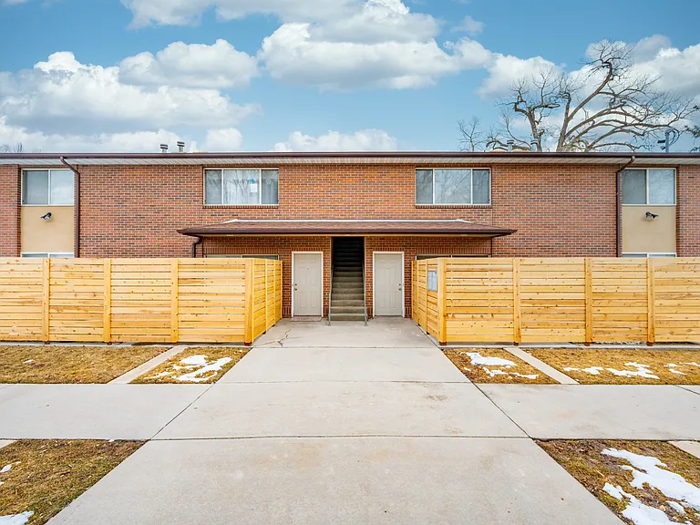 850 E Stratford Ave #C — Photo 1