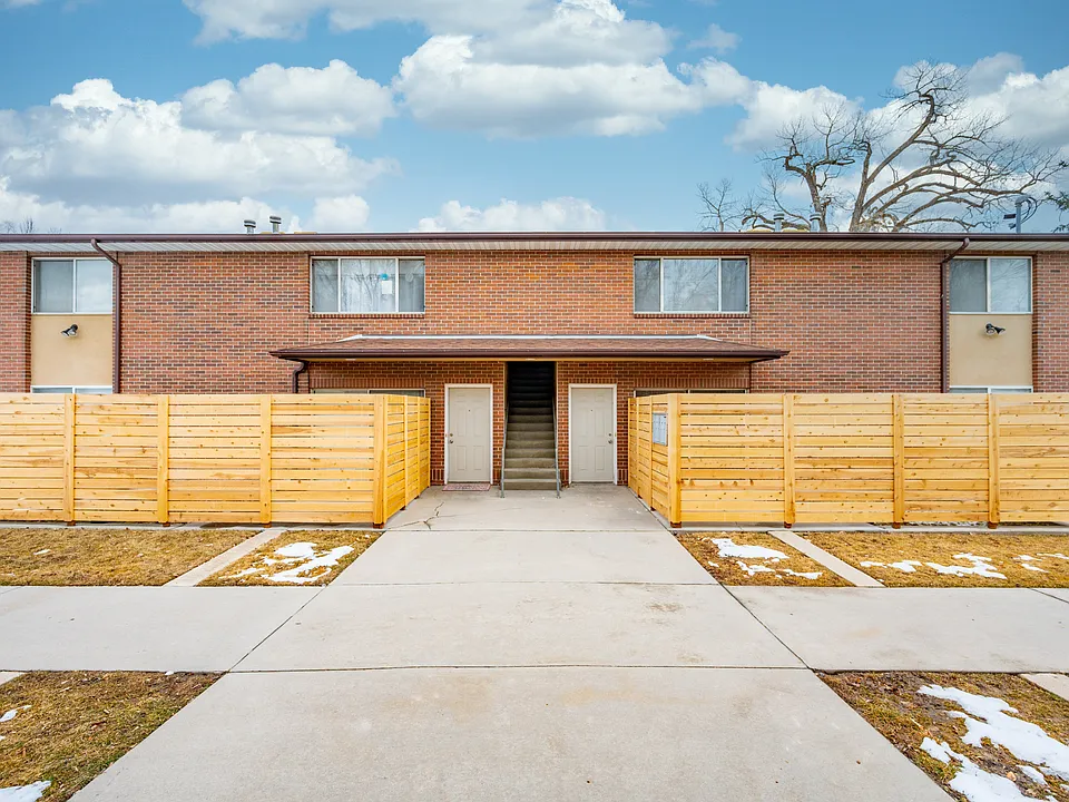 850 E Stratford Ave #C