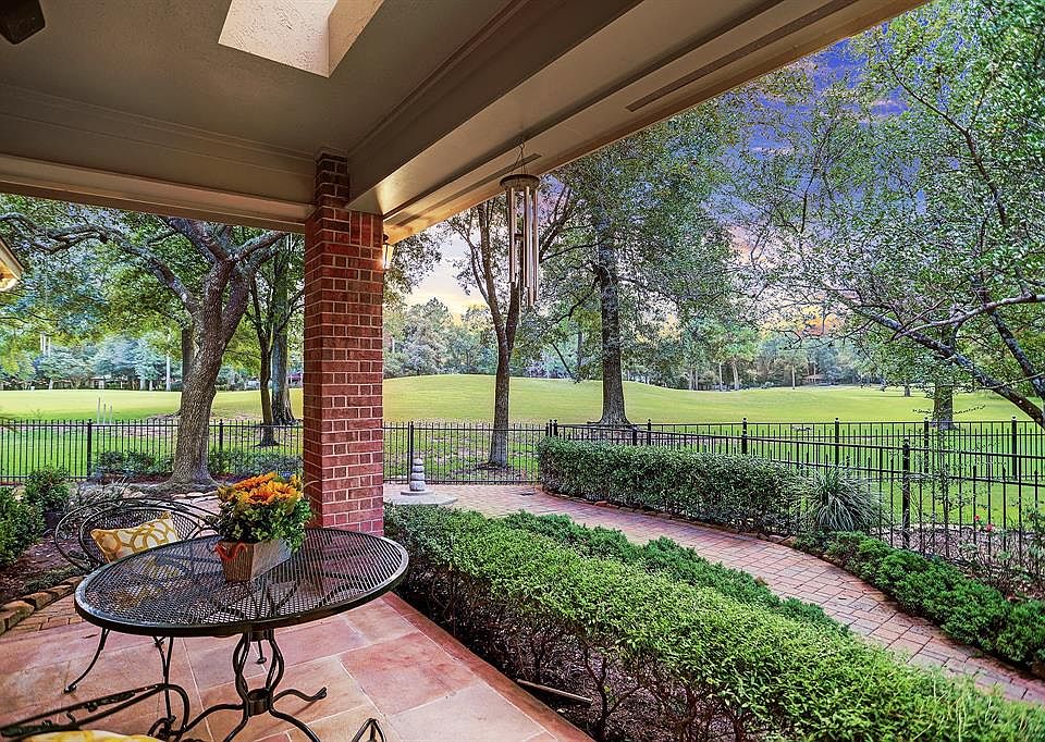Welcome to 18 Crownberry Court!