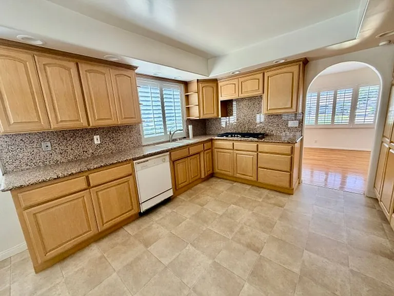 11126 Daines Dr — Photo 4