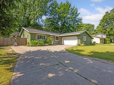 6144 Del Cano Dr SE, Grand Rapids, MI, 49546