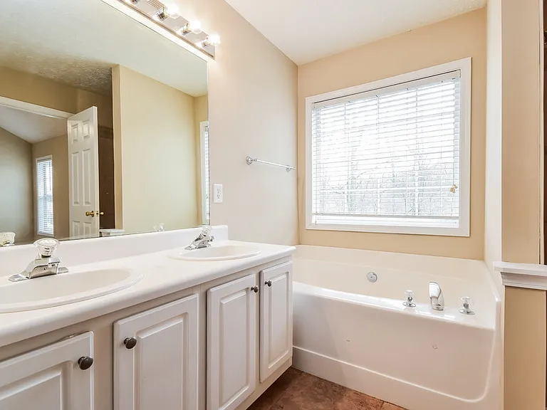 426 Baldwin Ct — Photo 12