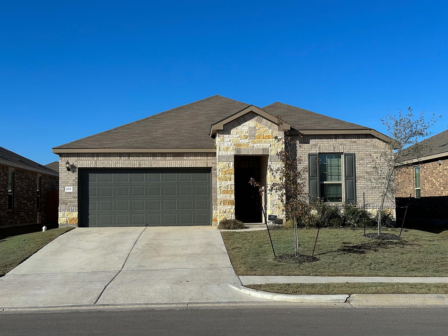 205 Pivot Dr, Taylor, TX 76574 | Zillow