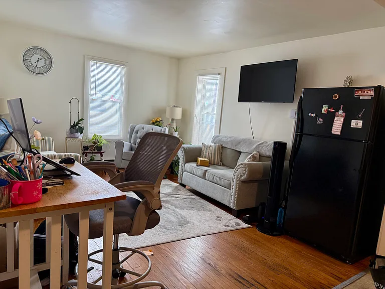 111 Lincoln St #B — Photo 2