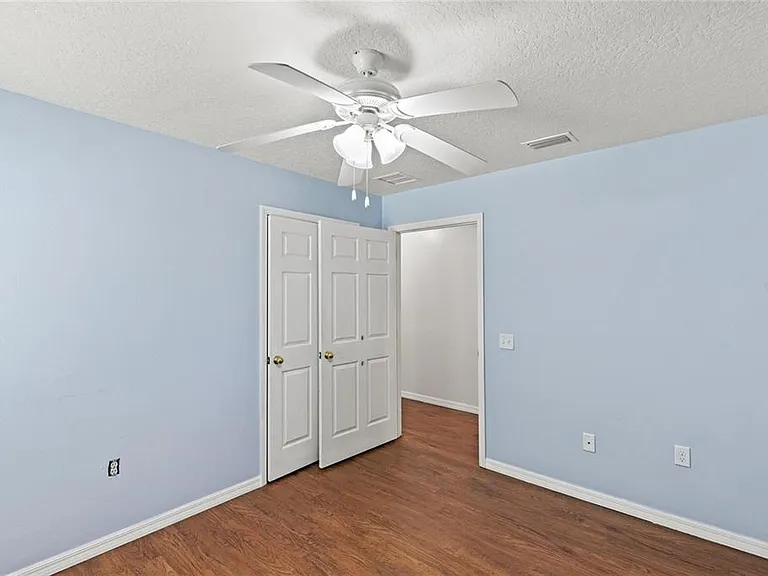 206 E Catawba St — Photo 8