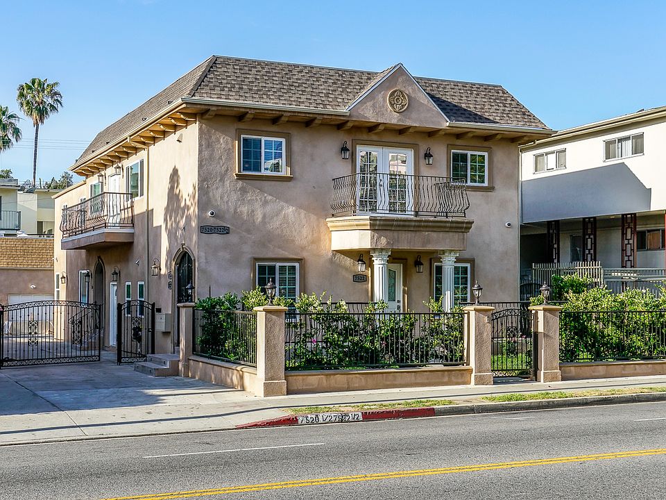 4 units building with subject unit on front top floor with balcony