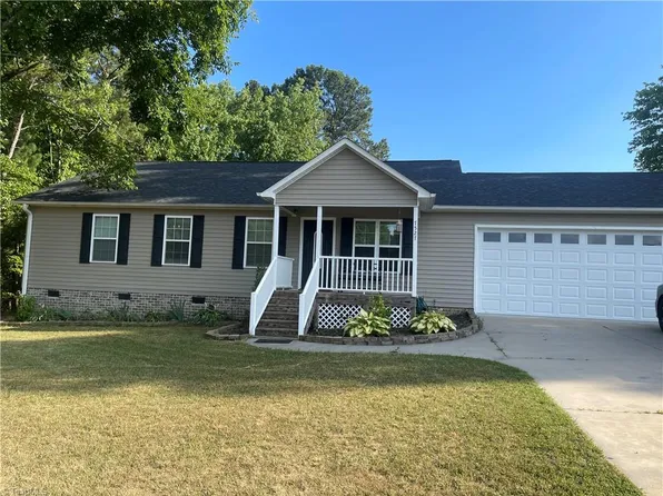 7527 Turnpike Rd, Archdale, NC 27263