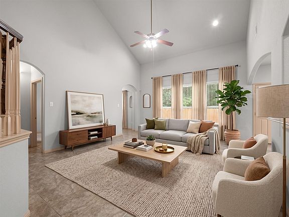 3rd image of 2308 Siegen Dr